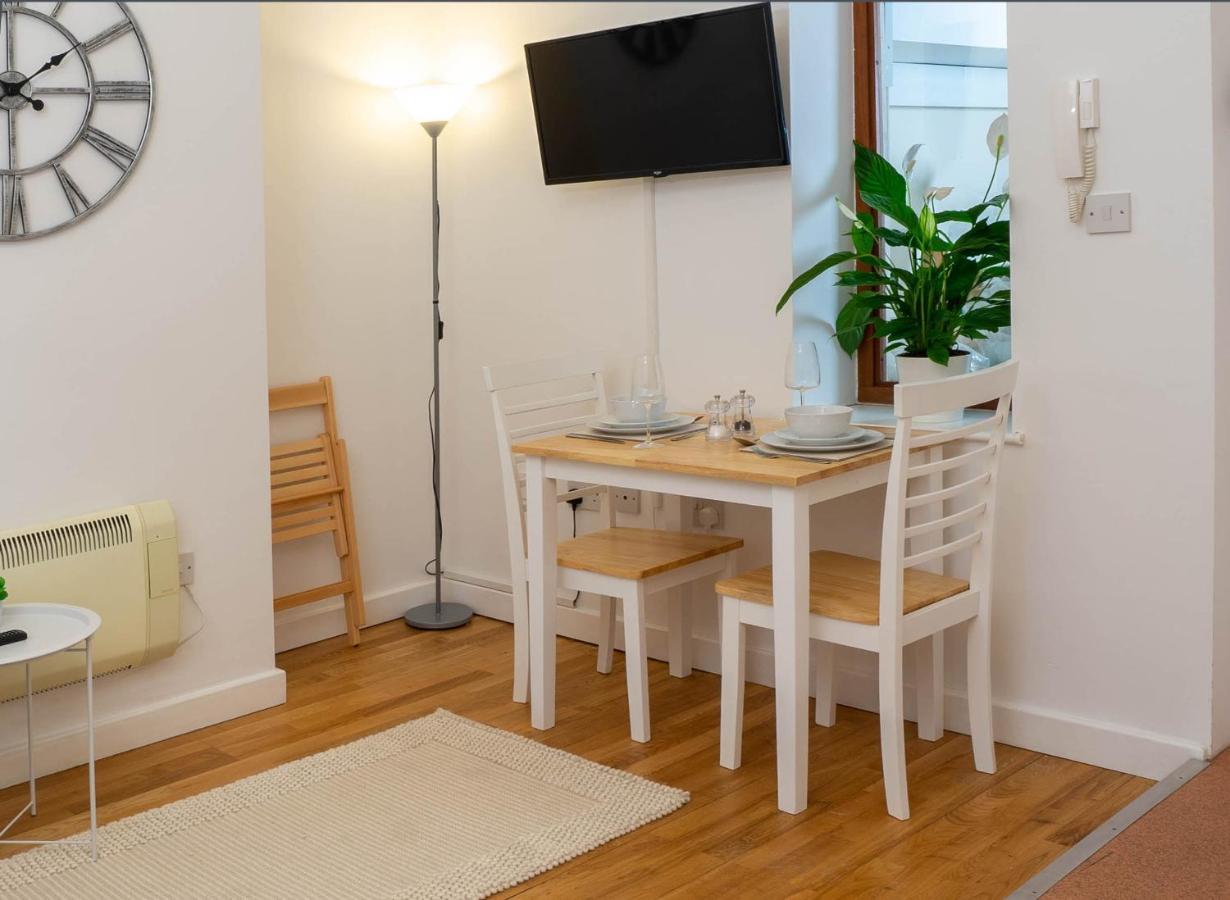 Vibrant City Centre - King Bed, Entire Apartment Cambridge  Exterior photo