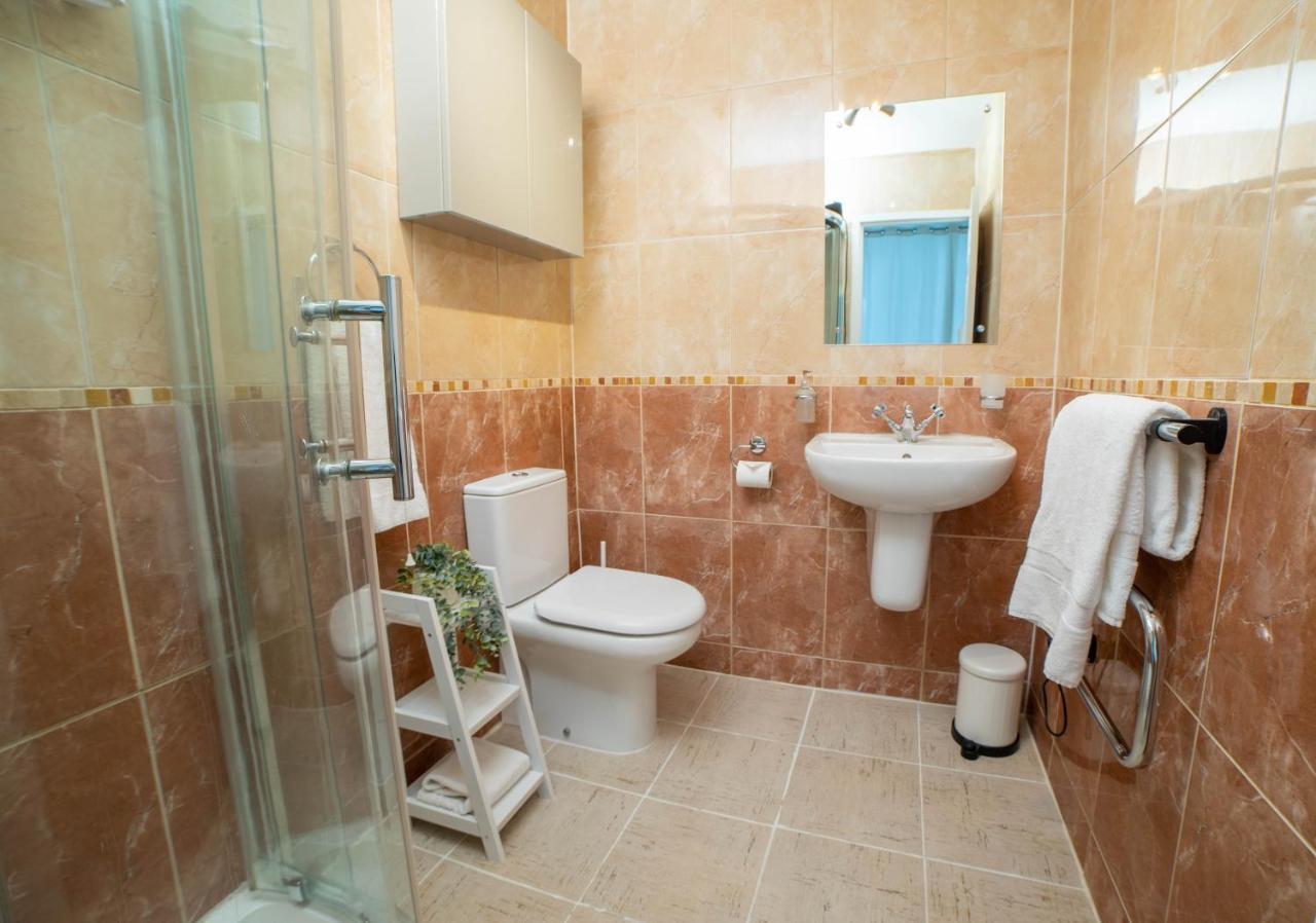 Vibrant City Centre - King Bed, Entire Apartment Cambridge  Exterior photo